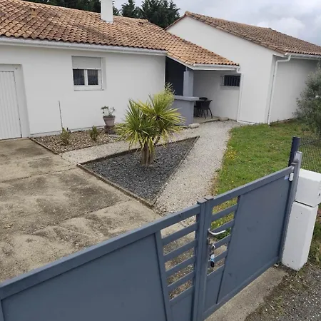 Holiday home Maison De *